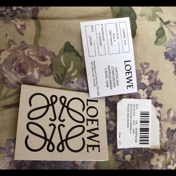 SOLD!!! Loewe medium puzzle bag - Picture 6 of 6
